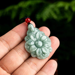 Natural Jade Kalanchoe blossfeldiana Flower Pattern Luck Necklace Pendant