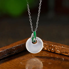 Renbeads Natural Chalcedony Bamboo Leaf Peace Buckle Wealth Necklace Pendant