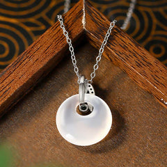 Renbeads Natural Chalcedony Bamboo Leaf Peace Buckle Wealth Necklace Pendant